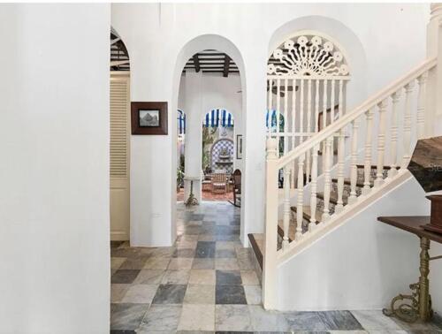                                                                                             • Compra y venta de propiedades
• Alquiler de propiedades
• Búsqueda personalizada de propiedades
• Asesoría y acompañamiento inmobiliario
• Propiedades residenciales y comerciales
                                                                                    
