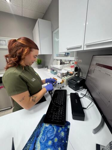 • Pruebas de COVID-19 Molecular
• Prueba de Antígeno
• Rapid Test con resultados el mismo día
• En el Laboratorio Clínico Plaza Palacios, tu salud siempre es primero.
• Nosotros e