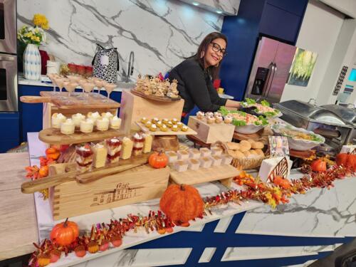 • Servicio de catering
• Mesas
• Sillas
• Manteles
• Personal de sala y camareros
• Centro de actividades
• Servicio en toda la isla